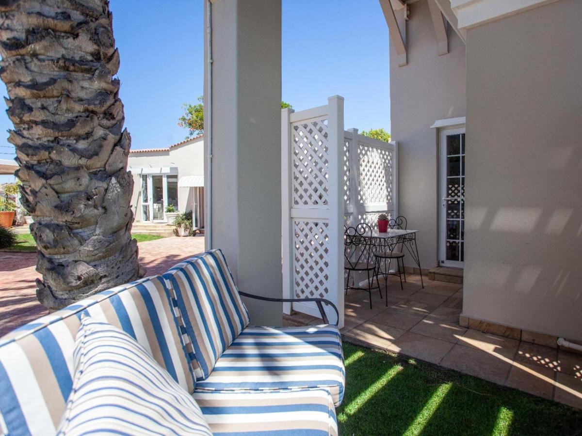 No 4 Boutique Beach House Порт-Элизабет Экстерьер фото
