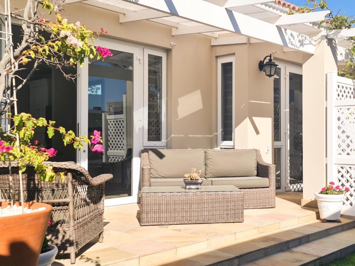 No 4 Boutique Beach House Порт-Элизабет Экстерьер фото
